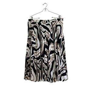 Chico’s Black, White and Brown Plisse Skirt Like New sz L (2.5)